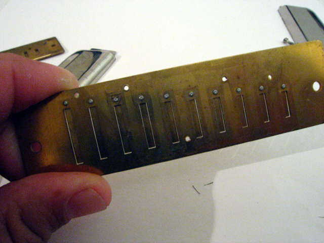 Placa de leng&uuml;etas de una arm&oacute;nica diat&oacute;nica