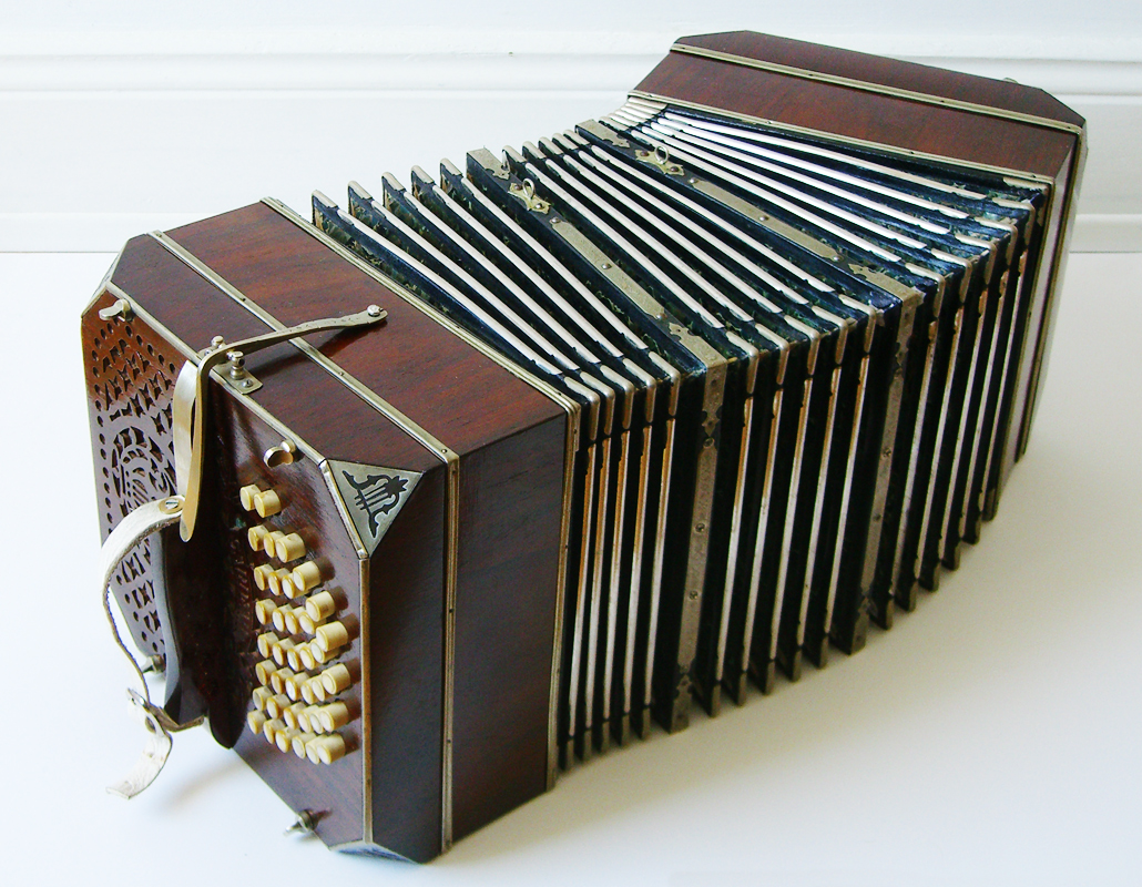 Bandoneón ELA fabricado para Hohner, vista frontal